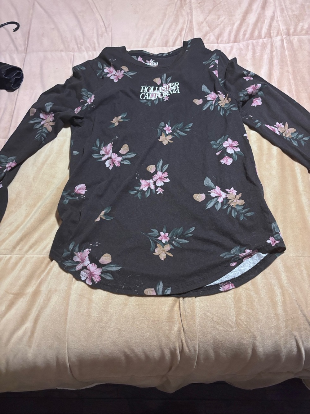 Hollister Black Long-Sleeve Floral Tee